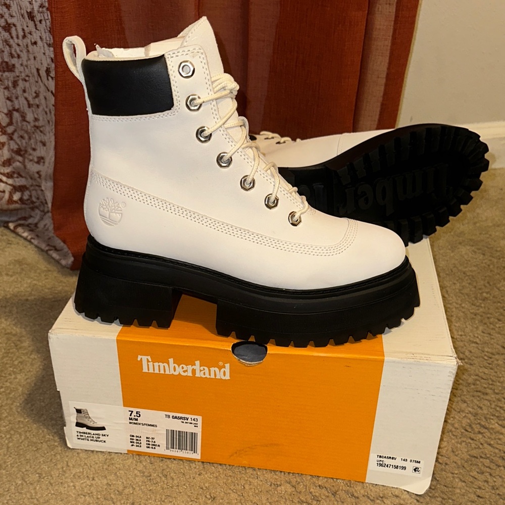Timberland Women's White and Black Combat Boots